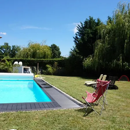Couette Et Cafe Bed & Breakfast 3*
